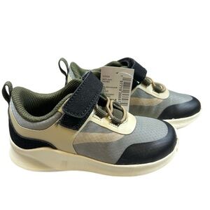 NWT Children’s Place Boys Sneakers-Toddler Size 7